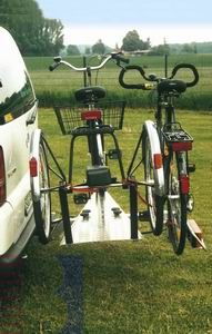 Allround Dreiradträger plus norm. Fahrrad Typ UT für d. Anhängerkupplung Allround Dreiradträger plus norm. Fahrrad Typ UT für d. Anhängerkupplung